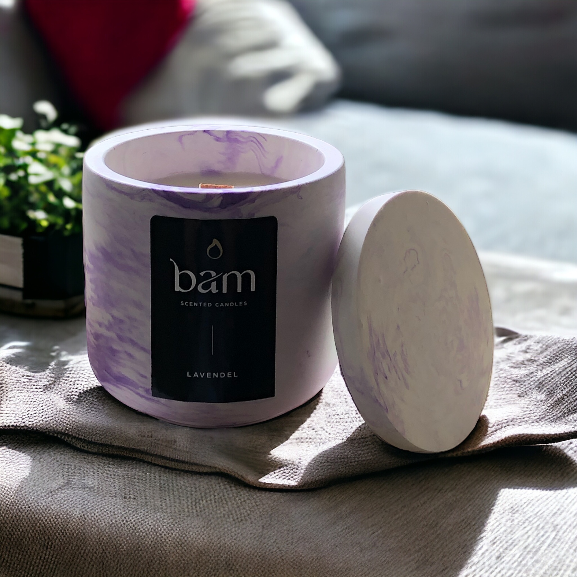 geschenkset met Lavendel geurkaars, decoratieve kaars en schaaltje
